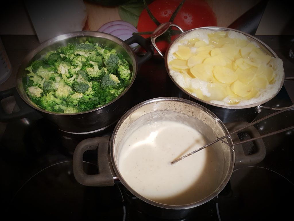 Rezept für Kartoffel Brokkoli Gratin | Kartoffeln und Brokkoli vorkochen