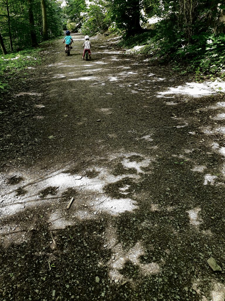 Auf dem Weg zum Spielplatz