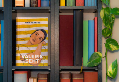 Henning: Valerie geht. Rezension